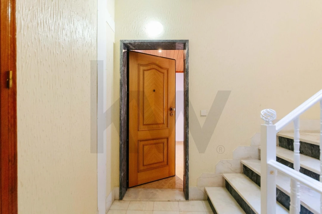 Apartamento T2 para Venda em Casal de Cambra Foto 4
