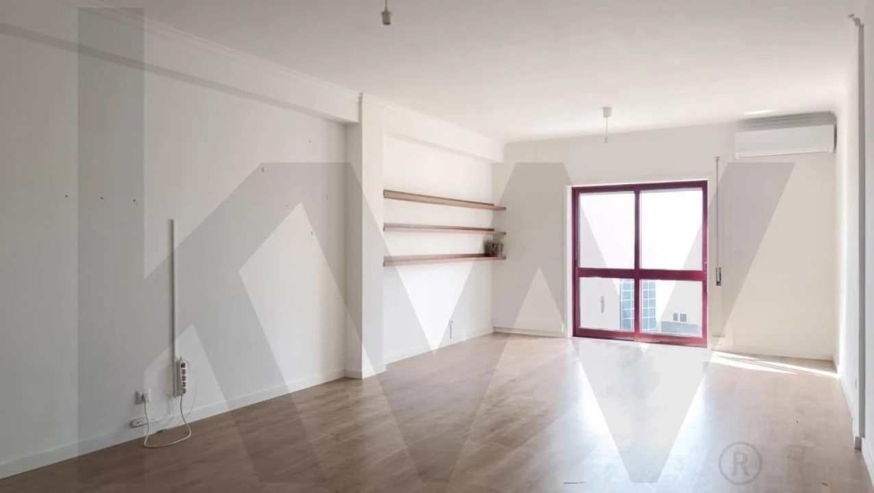 Apartamento T3 para Arrendamento em Baguim do Monte (Rio Tinto) Foto 7