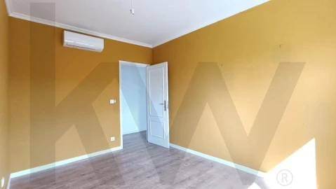 Apartamento T3 para Arrendamento em Baguim do Monte (Rio Tinto)