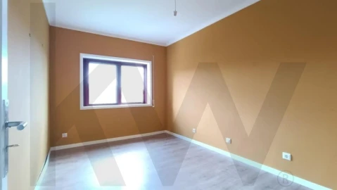 Apartamento T3 para Arrendamento em Baguim do Monte (Rio Tinto)