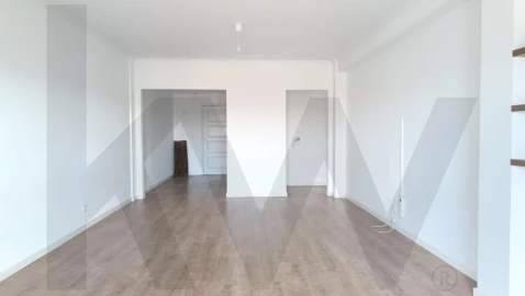 Apartamento T3 para Arrendamento em Baguim do Monte (Rio Tinto)