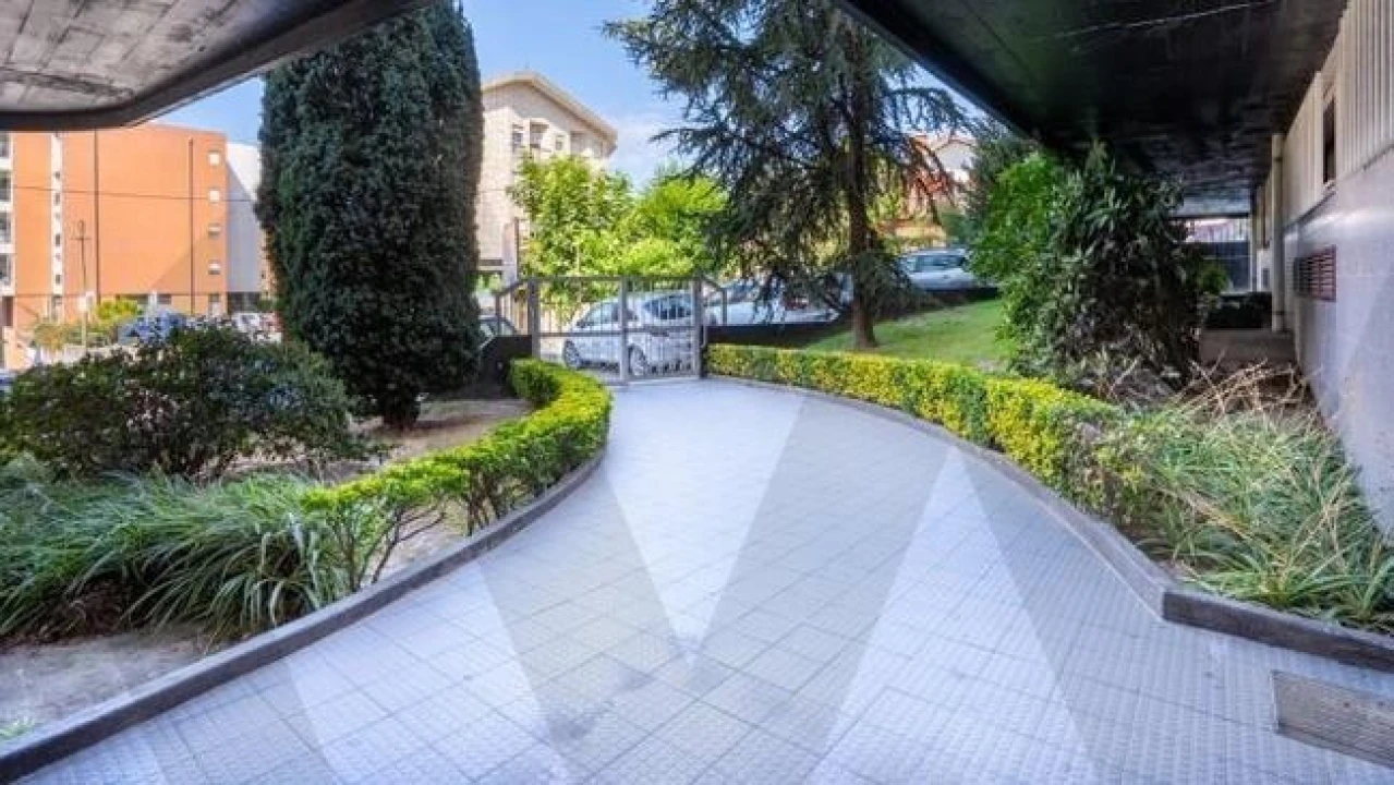 Apartamento T3 para Arrendamento em Baguim do Monte (Rio Tinto) Foto 2