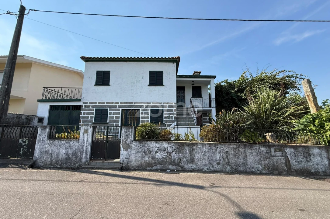 Moradia T3 para Venda em Lousado Foto 1