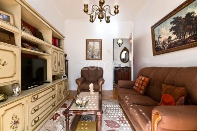 Apartamento T3 para Venda em Marvila, Ribeira Santarém, São Salvador, São Nicolau