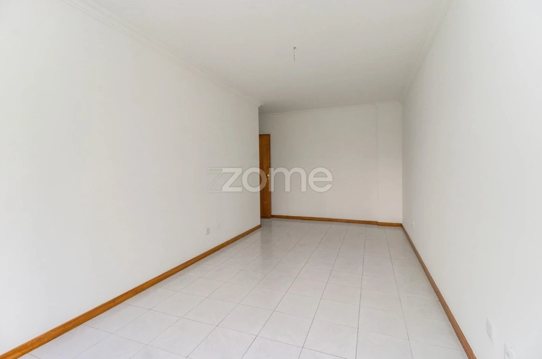 Apartamento T2 para Venda em Queluz e Belas Foto 5