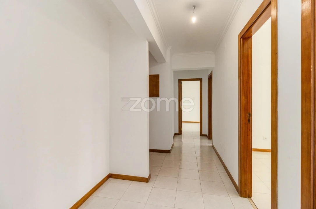 Apartamento T2 para Venda em Queluz e Belas Foto 8