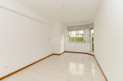 Apartamento T2 para Venda em Queluz e Belas