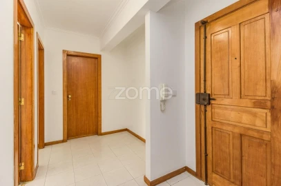 Apartamento T2 para Venda em Queluz e Belas