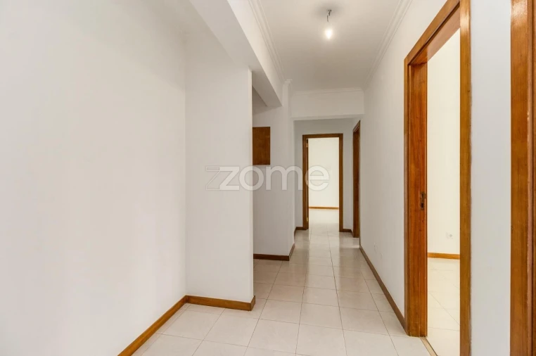 Apartamento T2 para Venda em Queluz e Belas Foto 8