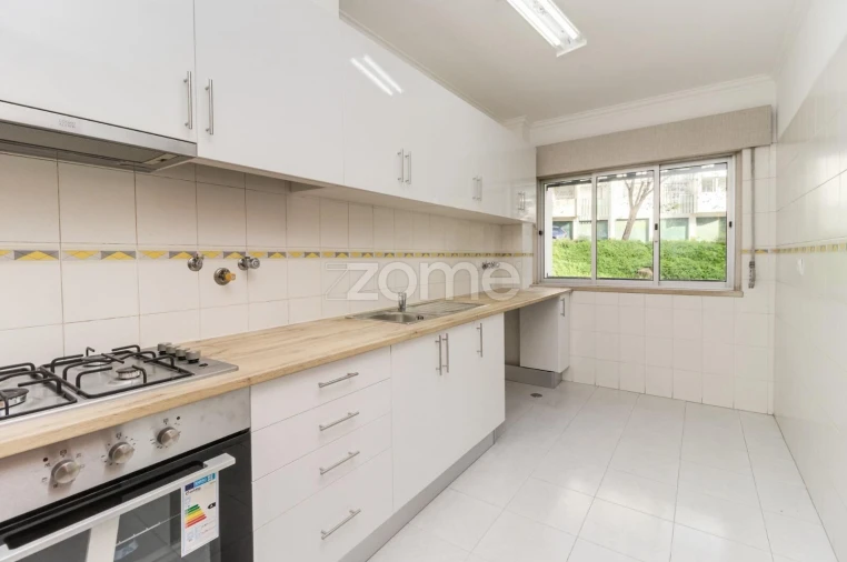 Apartamento T2 para Venda em Queluz e Belas Foto 9