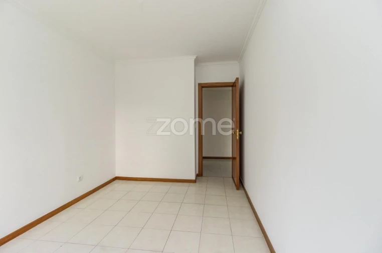 Apartamento T2 para Venda em Queluz e Belas Foto 14