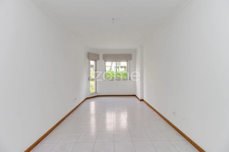 Apartamento T2 para Venda em Queluz e Belas Foto 2