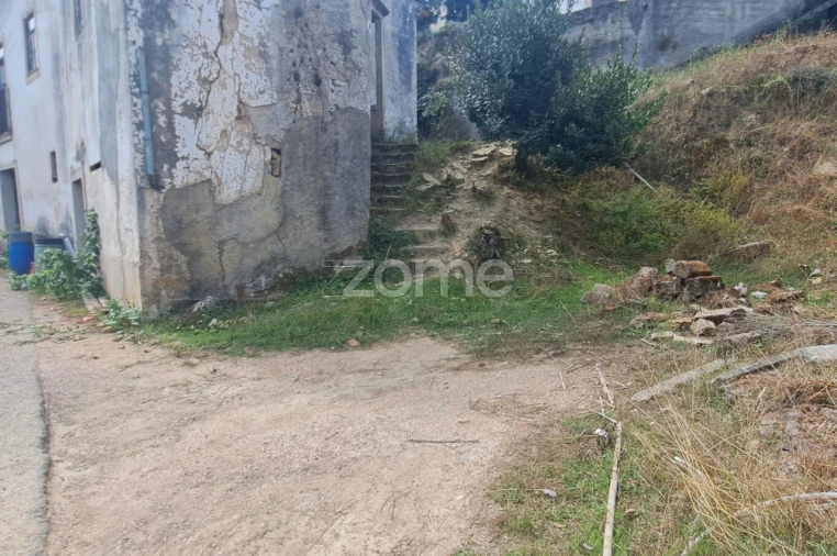 Moradia T4 para Venda em Almalagues Foto 5