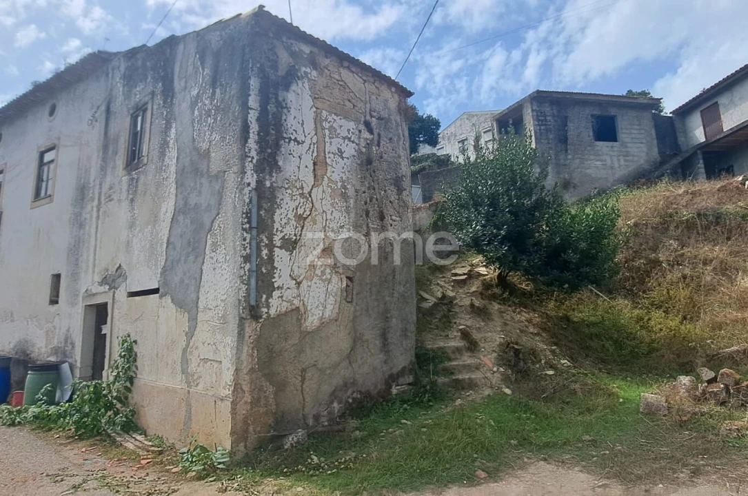 Moradia T4 para Venda em Almalagues Foto 3