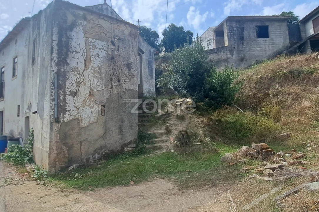 Moradia T4 para Venda em Almalagues Foto 1