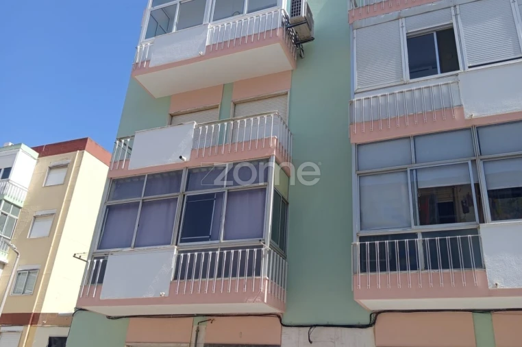 Apartamento T2 para Venda em Cacém e São Marcos Foto 16