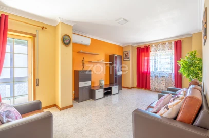 Apartamento T1 para Venda em Darque