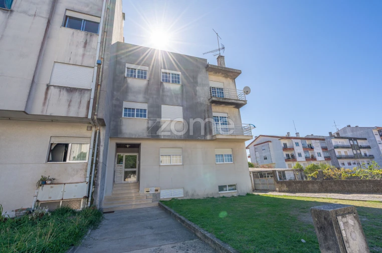 Apartamento T1 para Venda em Darque Foto 11