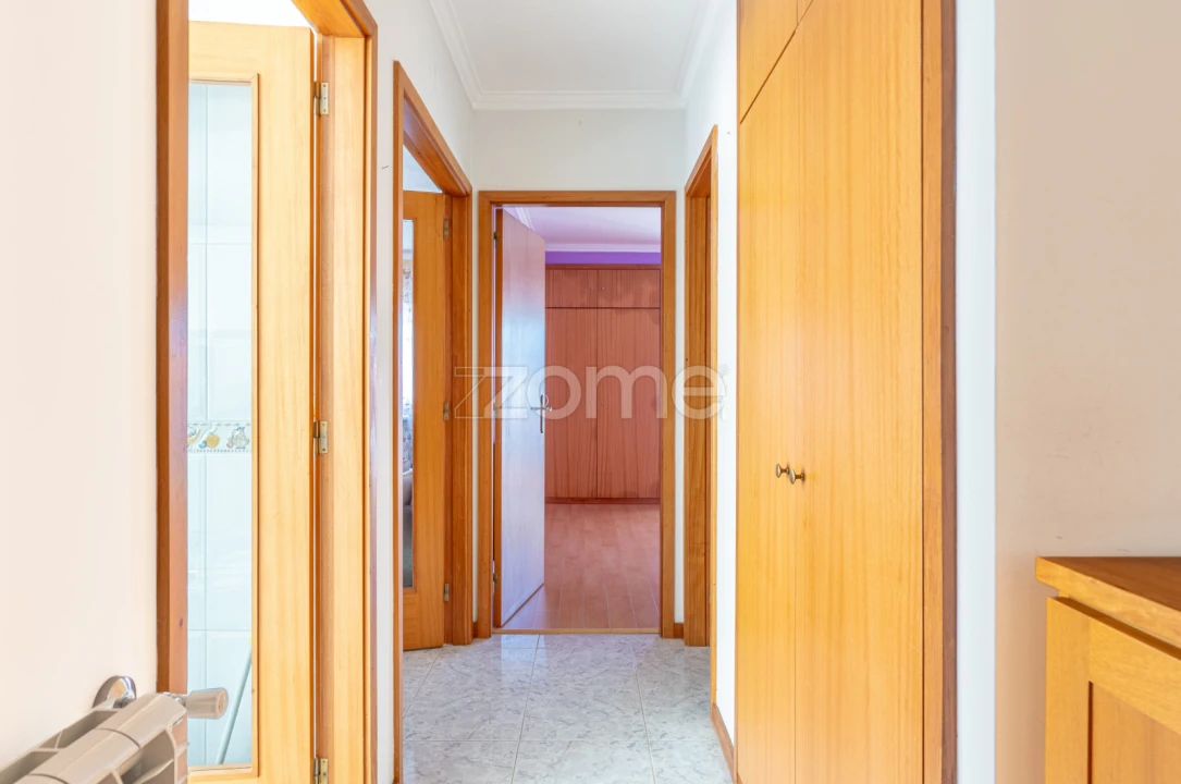 Apartamento T1 para Venda em Darque Foto 7