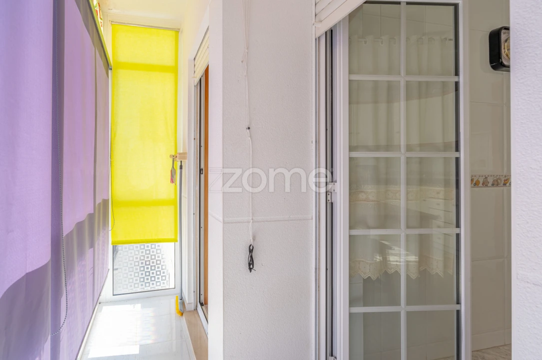 Apartamento T1 para Venda em Darque Foto 5
