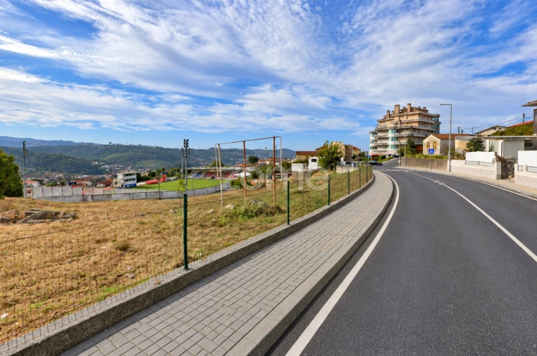 Terreno para Venda em O. Azeméis, Riba-Ul, Ul, Macinhata Seixa, Madail Foto 2