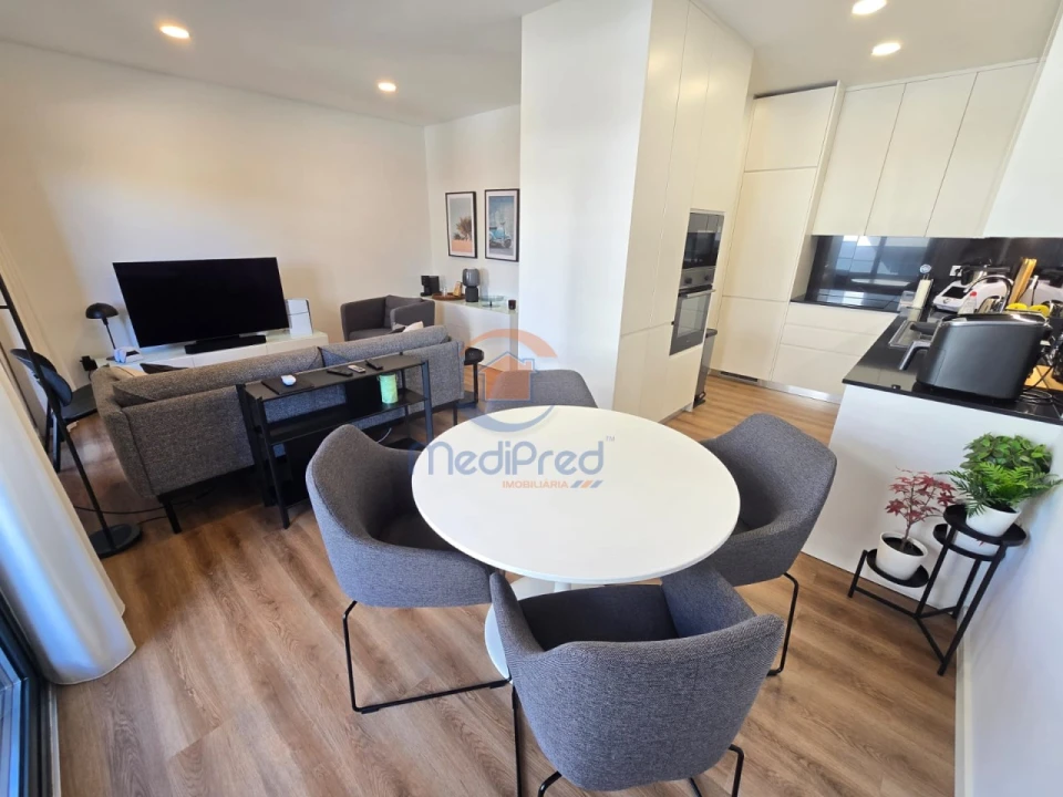 Apartamento T2 para Venda em Pontinha e Famões Foto 1
