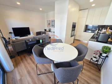Apartamento T2 para Venda em Pontinha e Famões