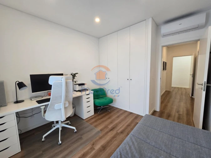 Apartamento T2 para Venda em Pontinha e Famões Foto 17