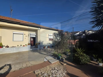 Quinta T2 para Venda em Mafamude e Vilar do Paraíso