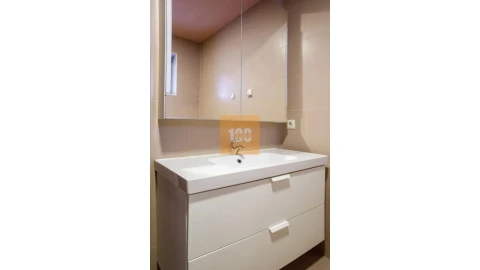 Apartamento T3 para Arrendamento em Cedofeita, Santo Ildefonso, Sé, Miragaia, São Nicolau e Vitória