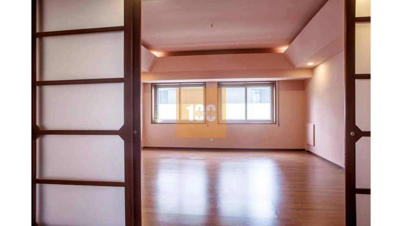 Apartamento T3 para Arrendamento em Cedofeita, Santo Ildefonso, Sé, Miragaia, São Nicolau e Vitória Foto 2