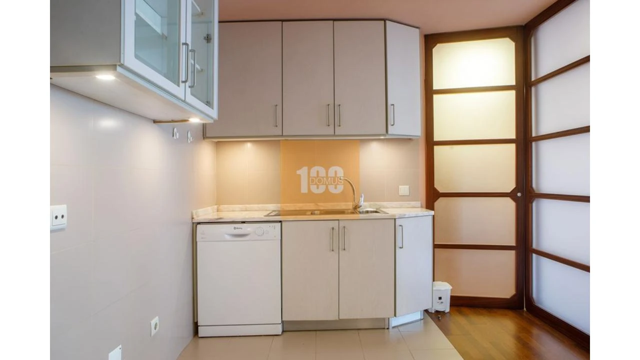 Apartamento T3 para Arrendamento em Cedofeita, Santo Ildefonso, Sé, Miragaia, São Nicolau e Vitória Foto 7