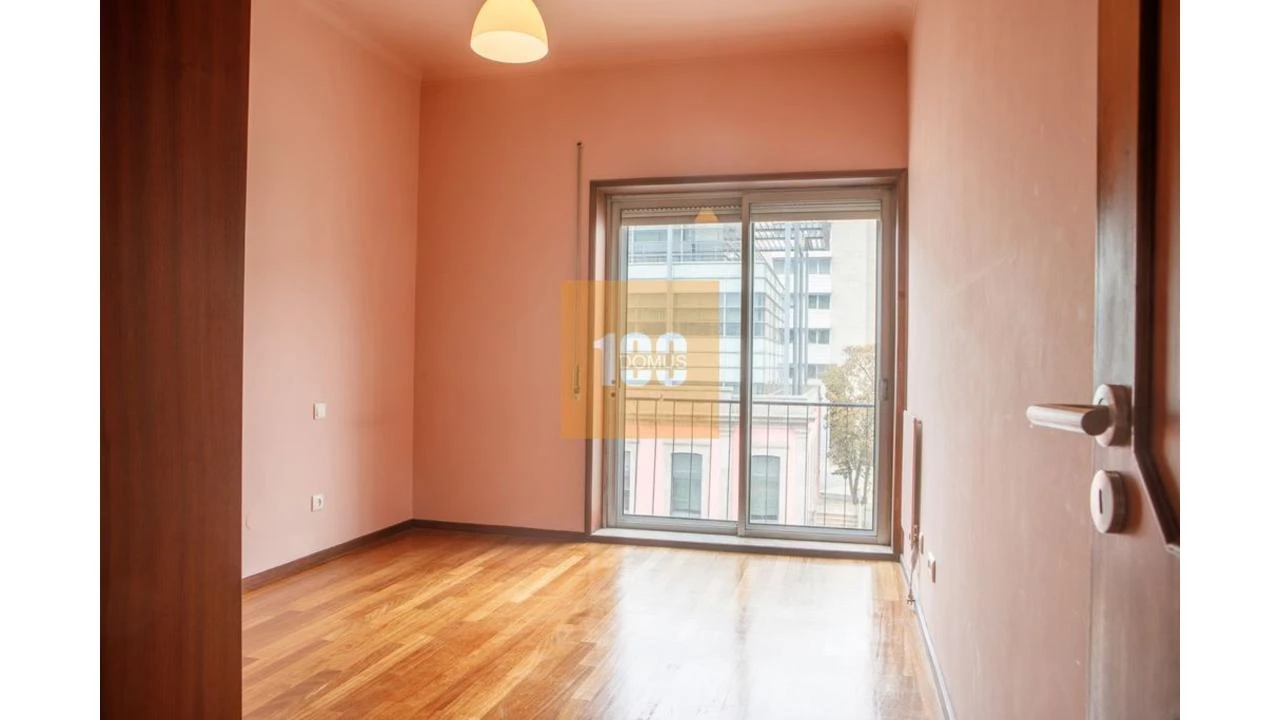 Apartamento T3 para Arrendamento em Cedofeita, Santo Ildefonso, Sé, Miragaia, São Nicolau e Vitória Foto 16