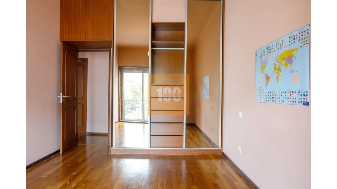 Apartamento T3 para Arrendamento em Cedofeita, Santo Ildefonso, Sé, Miragaia, São Nicolau e Vitória Foto 13