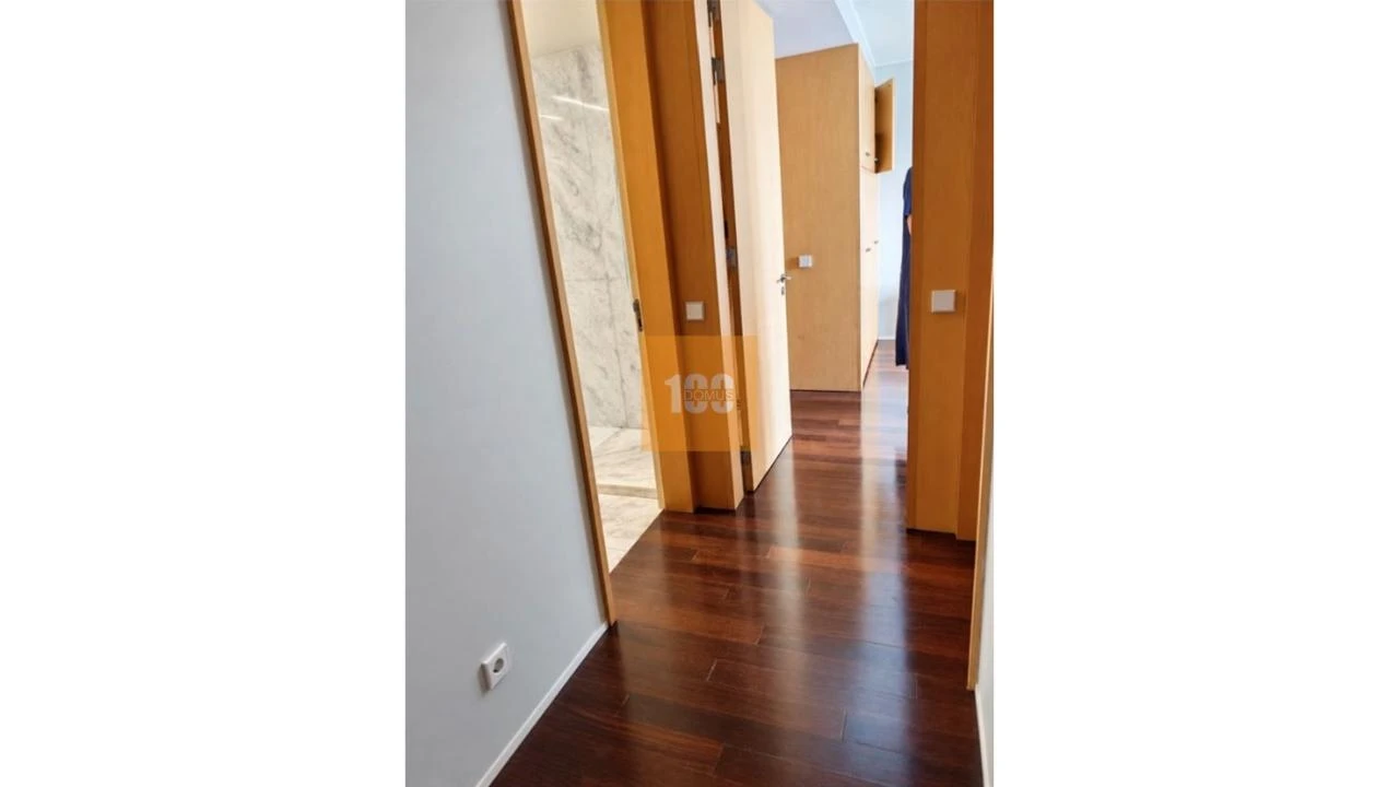 Apartamento T2 para Venda em Lordelo do Ouro e Massarelos Foto 4