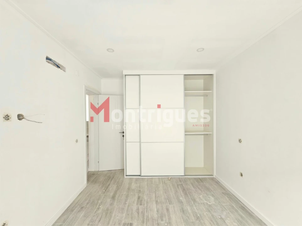 Apartamento T1 para Venda em Alto do Seixalinho, Santo André e Verderena Foto 5