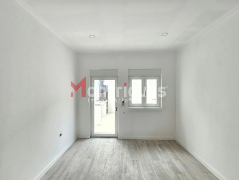 Apartamento T1 para Venda em Alto do Seixalinho, Santo André e Verderena Foto 6