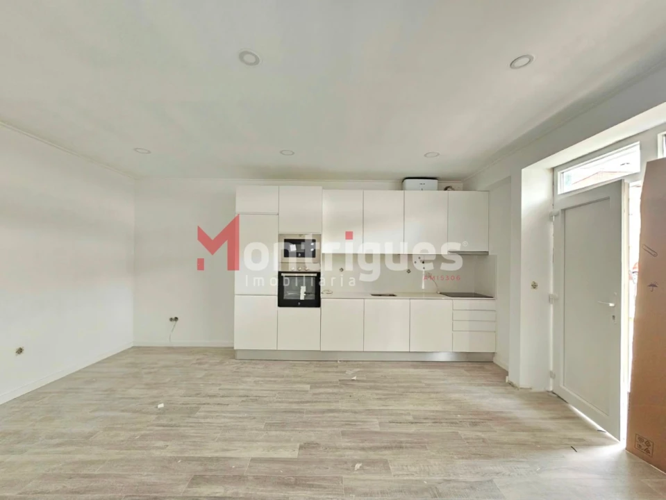Apartamento T1 para Venda em Alto do Seixalinho, Santo André e Verderena Foto 4