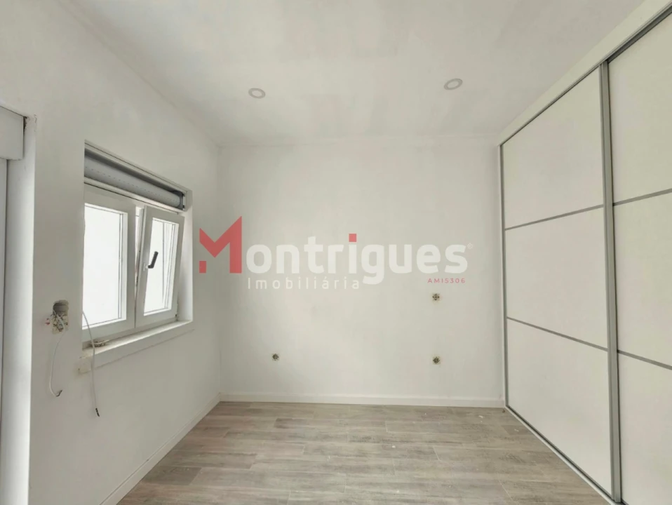 Apartamento T1 para Venda em Alto do Seixalinho, Santo André e Verderena Foto 6