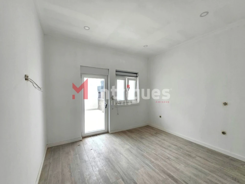 Apartamento T1 para Venda em Alto do Seixalinho, Santo André e Verderena Foto 7