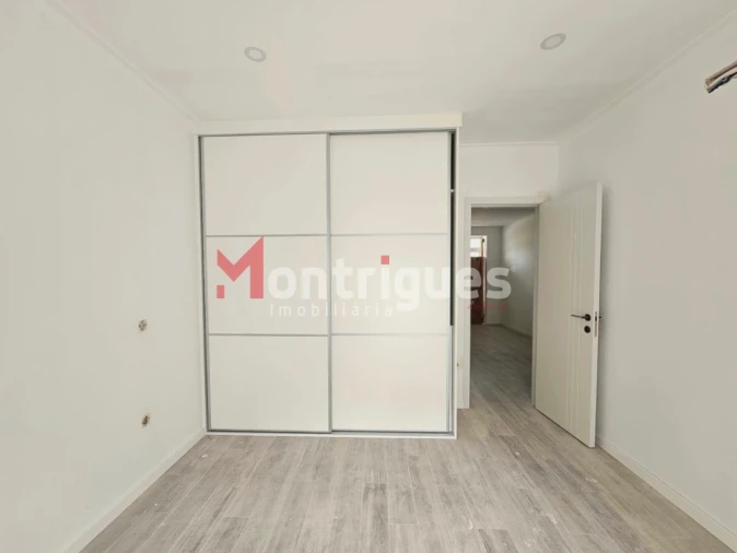 Apartamento T1 para Venda em Alto do Seixalinho, Santo André e Verderena Foto 5