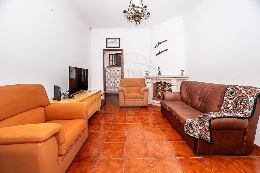 Moradia T3 para Venda em Couço Foto 8