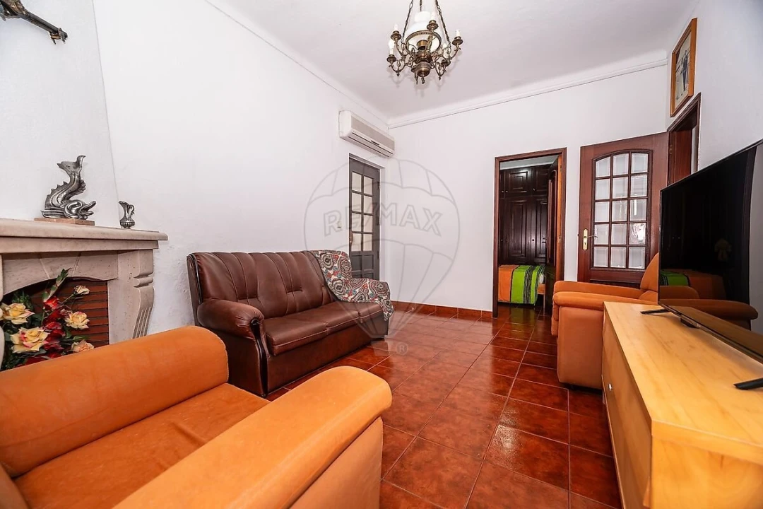 Moradia T3 para Venda em Couço Foto 6