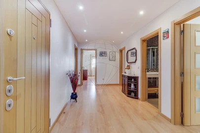 Apartamento T3 para Venda em Póvoa de Santa Iria e Forte da Casa