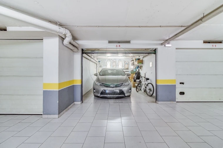 Apartamento T3 para Venda em Póvoa de Santa Iria e Forte da Casa Foto 13
