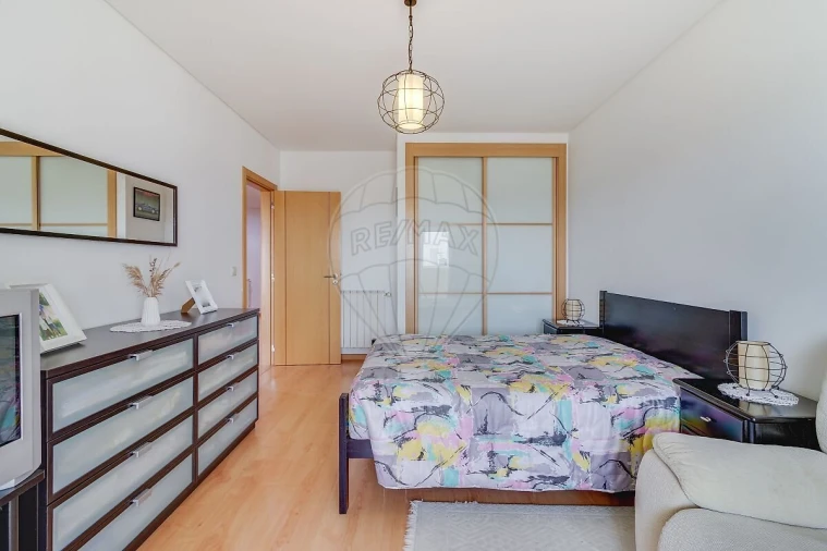 Apartamento T3 para Venda em Póvoa de Santa Iria e Forte da Casa Foto 7