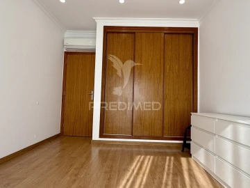 Apartamento T4 para Venda em Fatima