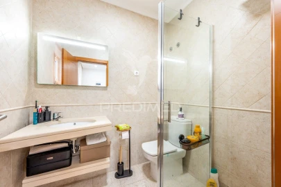 Apartamento T2 para Venda em Carregado e Cadafais