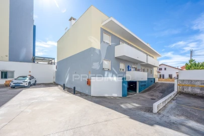 Apartamento T2 para Venda em Carregado e Cadafais