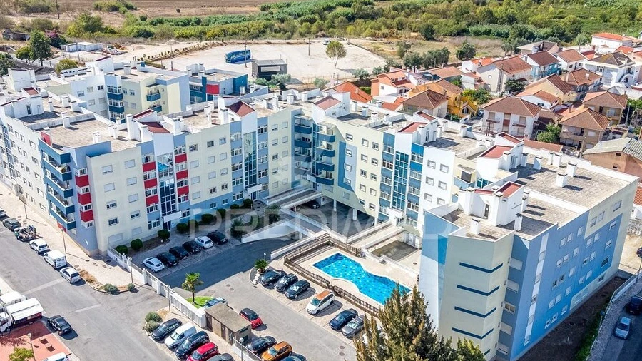 Apartamento T2 para Venda em Carregado e Cadafais